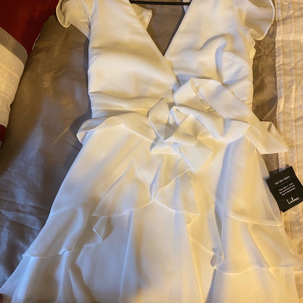 Lulus midi white dress size xs!